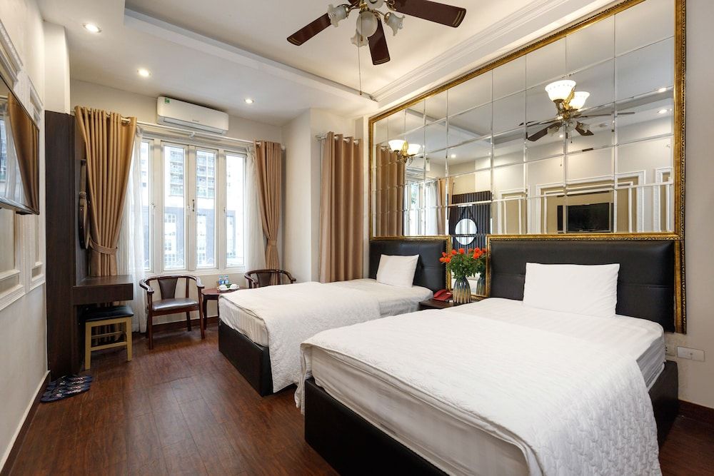 OYO 1158 Ngoc Trai Hotel Deluxe Twin Room 8