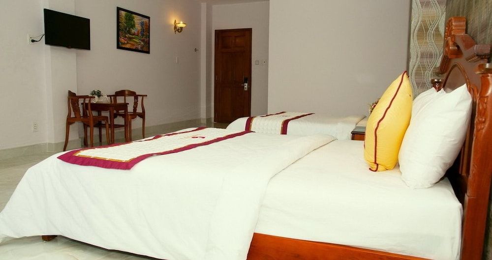 undefined Golden Palm Hotel 8