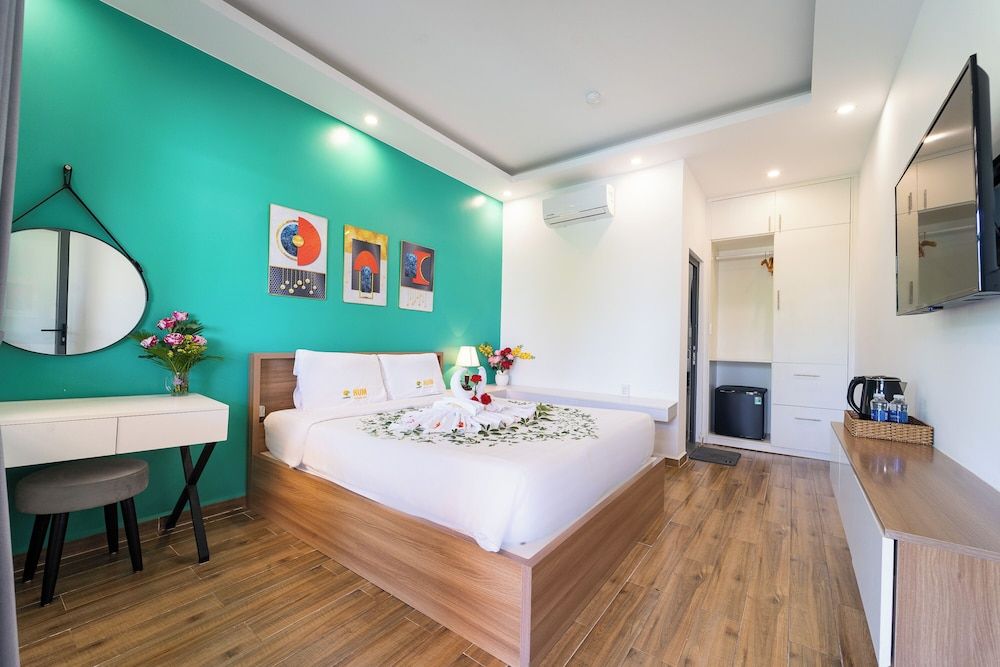 Deluxe Double Room, Pool View