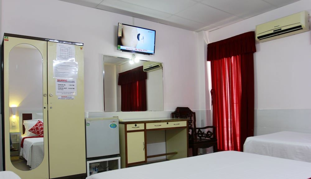 Quang Saigon Hotel Family Room 10