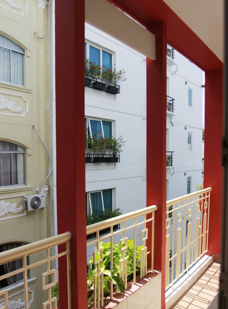 Quang Saigon Hotel Family Room 13