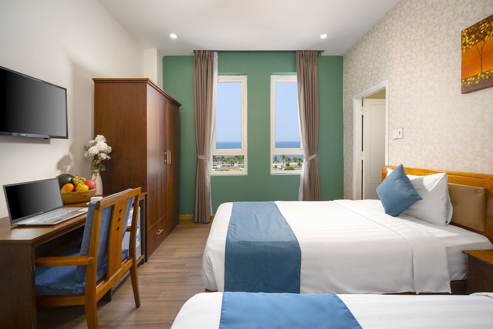 Shara Hotel Da Nang Deluxe Twin Room 6