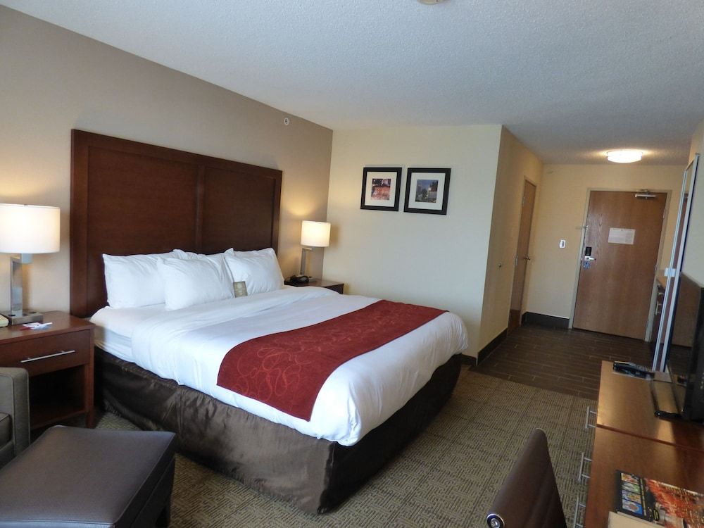 Suite, 1 King Bed, Non Smoking