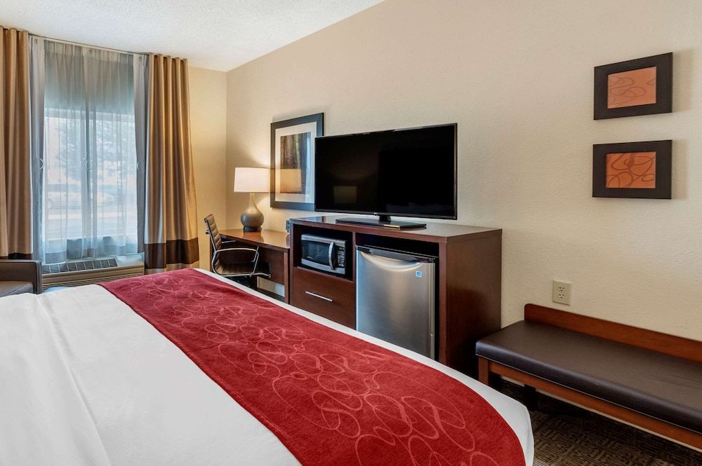 Comfort Suites Columbus West - Hilliard Room, 1 King Bed, Accessible, Non Smoking 2