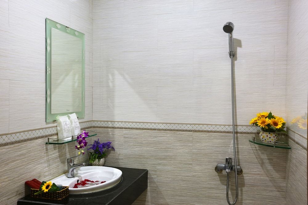 undefined Thanh Hoang Chau Hotel 6