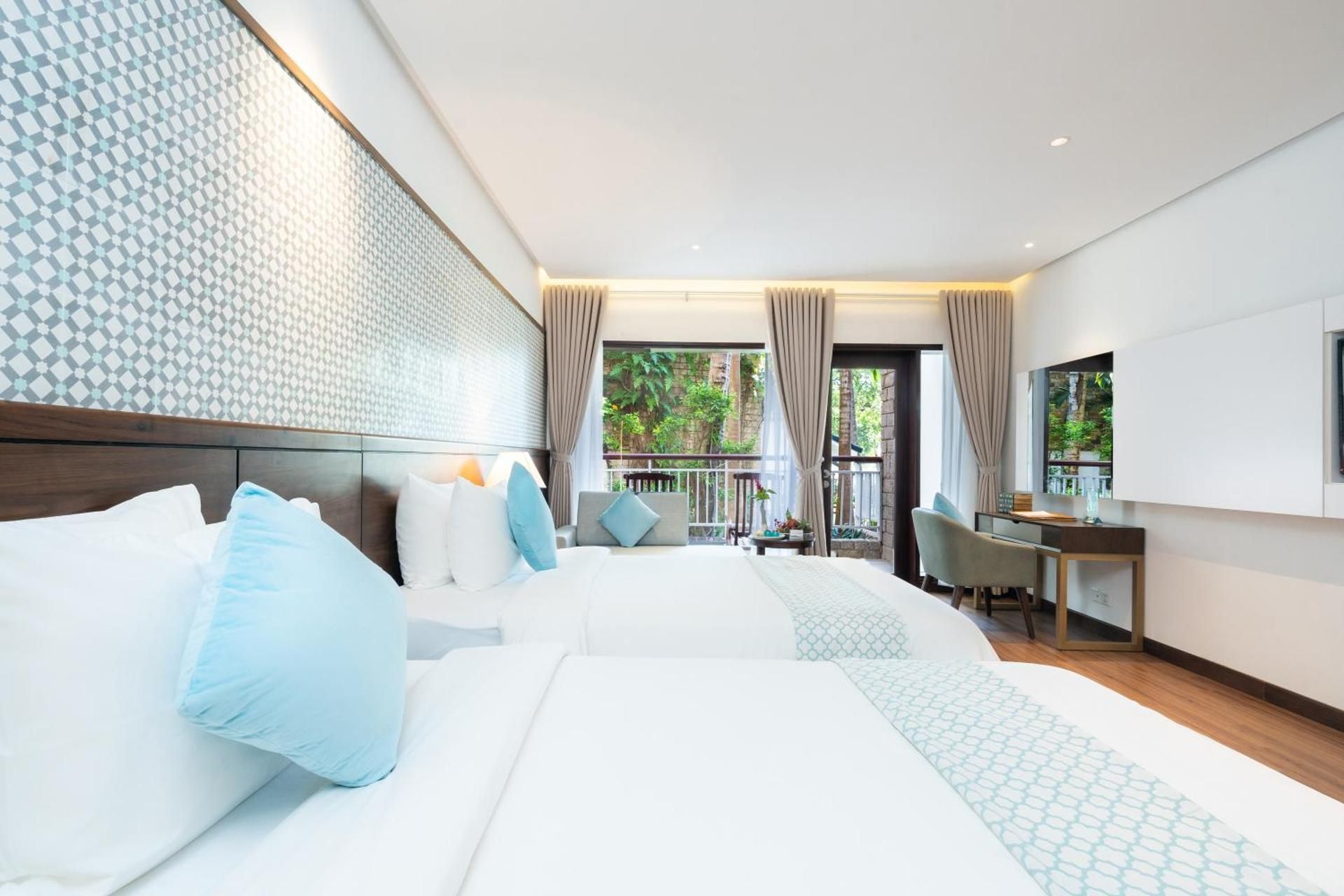 Deluxe Garden View Twin Room