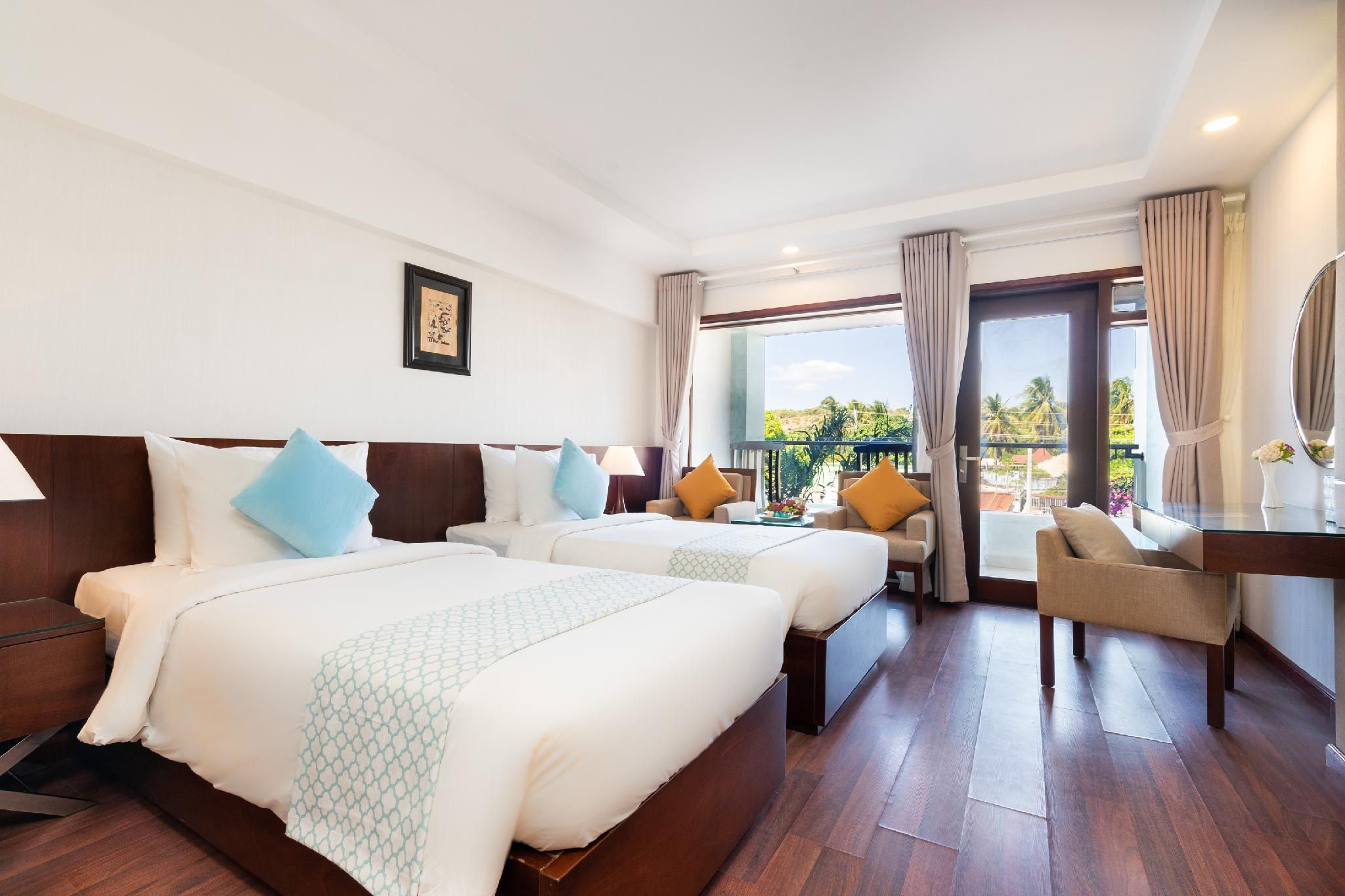 Superior City View Twin Room