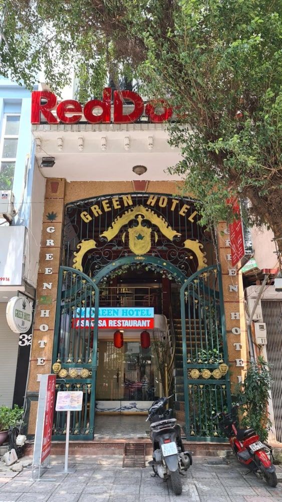 undefined Green Hotel 3