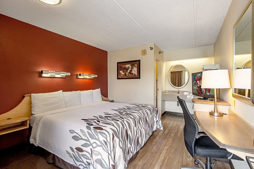 Deluxe Room, 1 King Bed (Smoke Free)