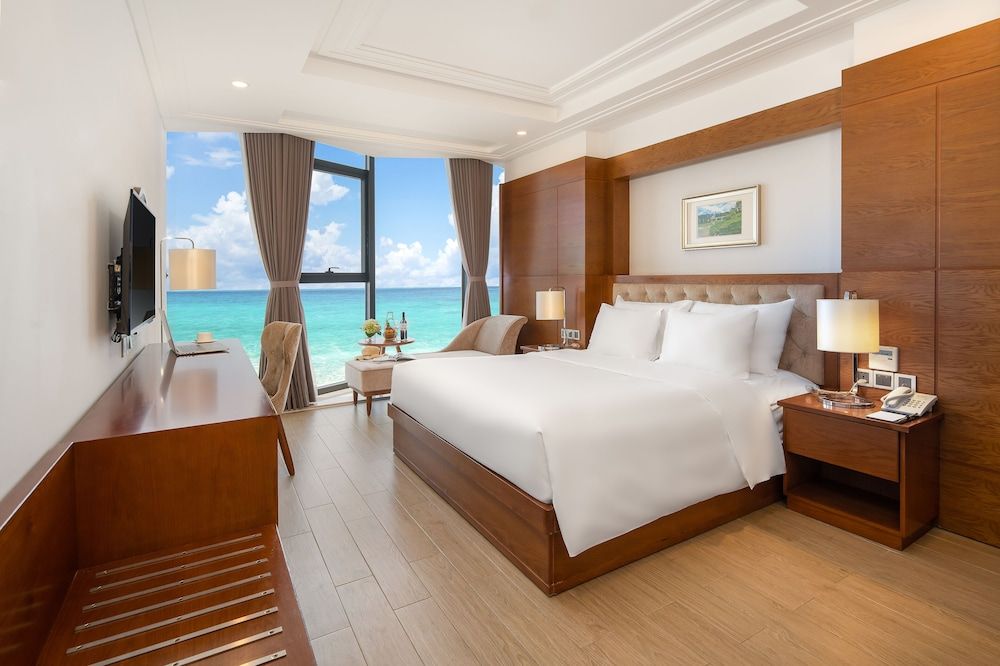 undefined Paris Deli Danang Beach Hotel 5