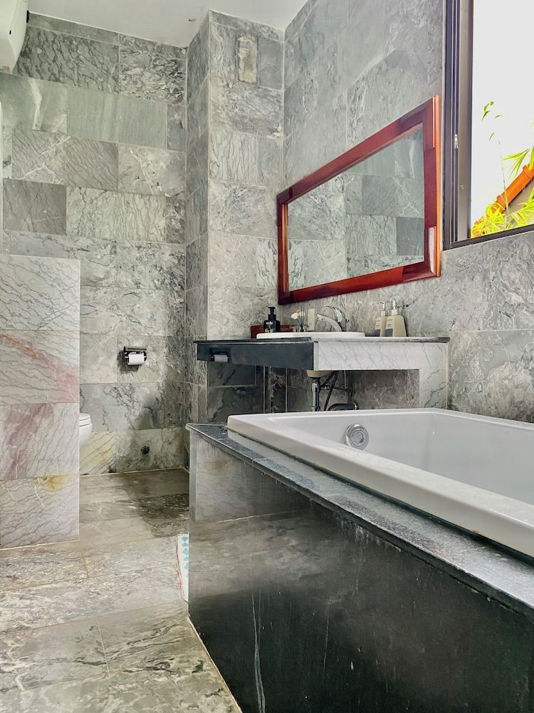 Villa Orchid Garden Riverside Hoi An Suite with Balcony 11