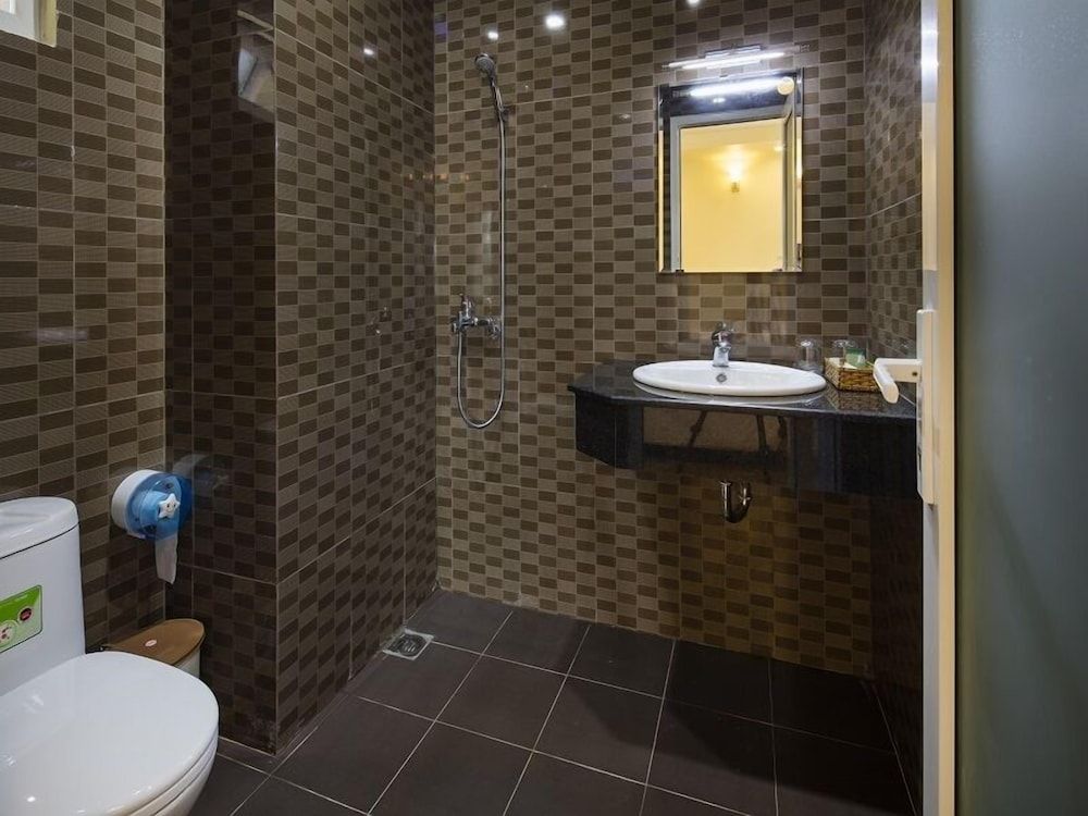 Lucky Phu Quoc Hotel Deluxe Double Room, City View 7