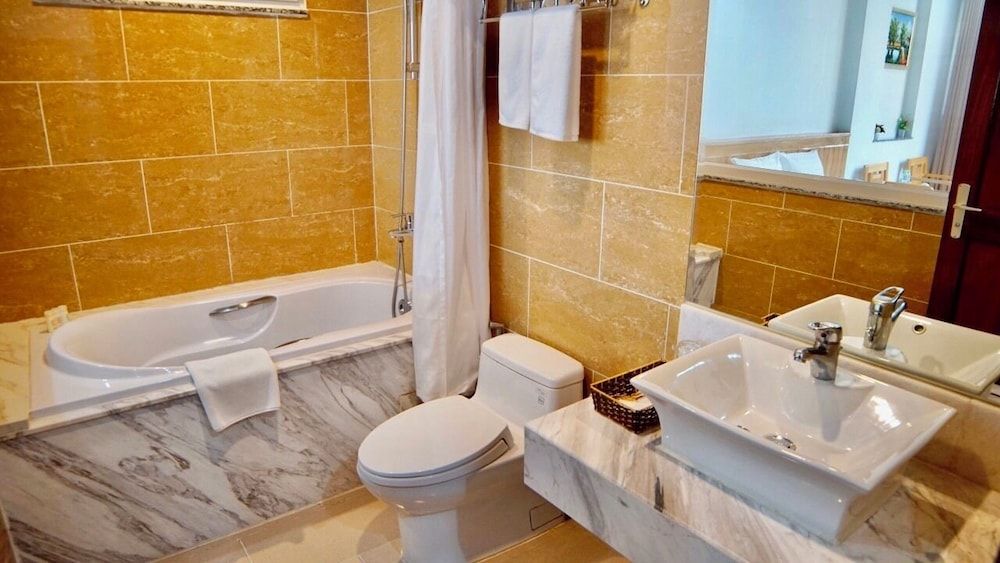 undefined Blue Hanoi Hotel 10