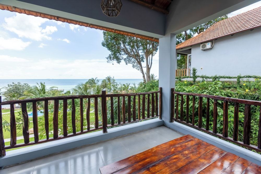 Cosian Bay Phu Quoc Resort Deluxe Double Seaview 10