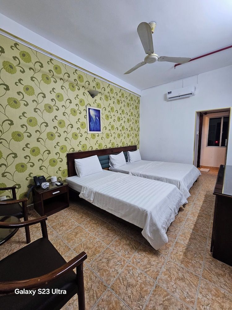 Trung Mai Hotel Standard Triple Room