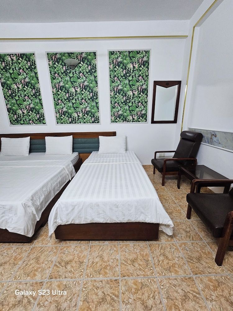 Trung Mai Hotel Standard Triple Room 4