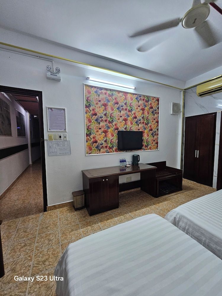 Trung Mai Hotel Standard Triple Room 16