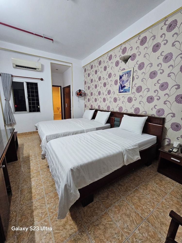 Trung Mai Hotel Standard Triple Room 7