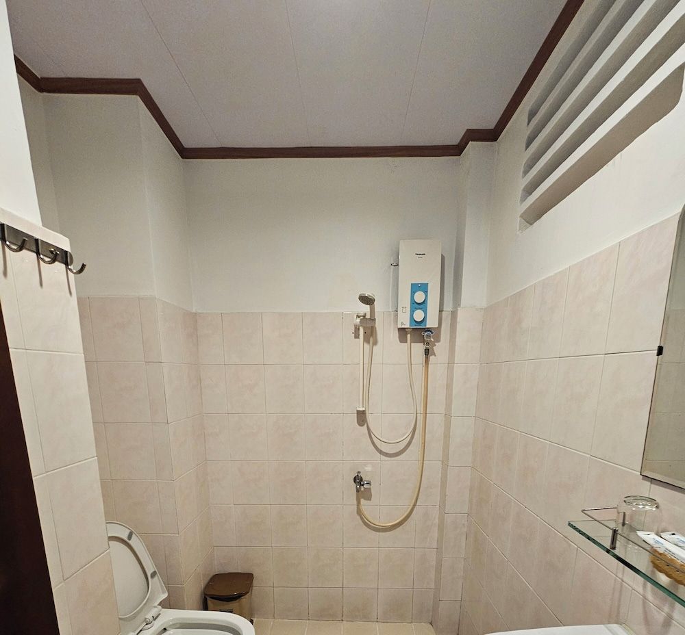 Trung Mai Hotel Standard Triple Room 15