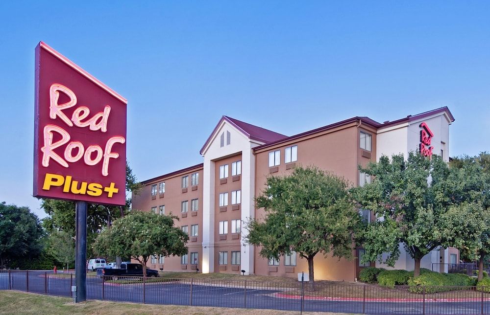 undefined Red Roof Inn PLUS+ Austin South 5