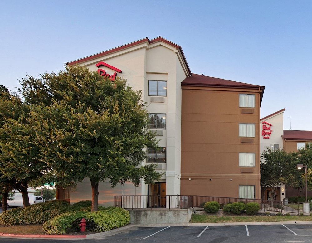 undefined Red Roof Inn PLUS+ Austin South 6