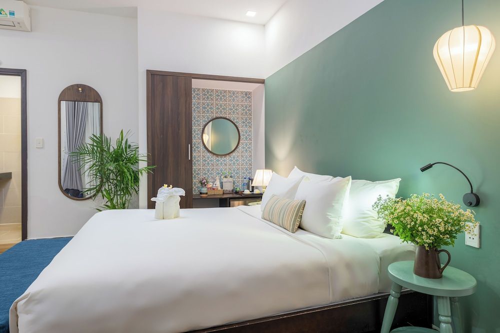 undefined Volar Hoi An 10