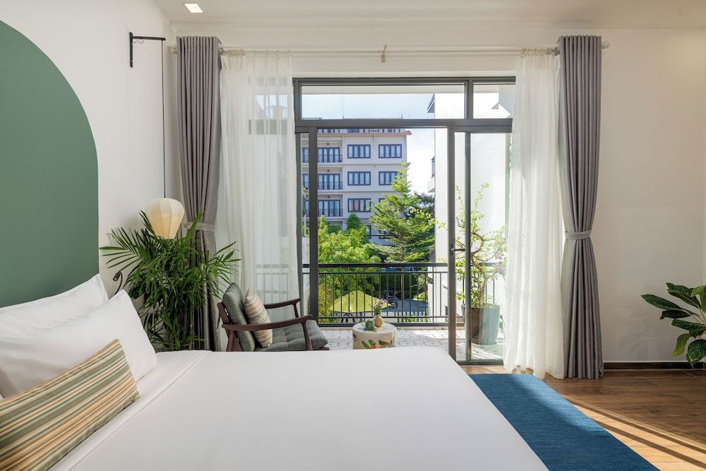 undefined Volar Hoi An 8