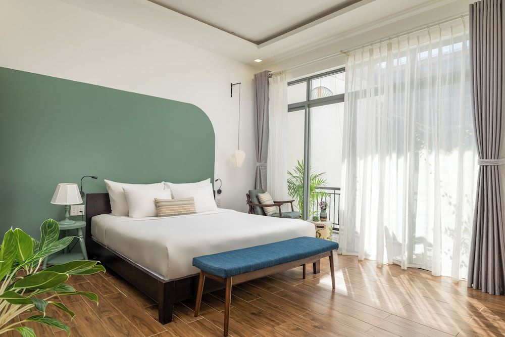 undefined Volar Hoi An 5