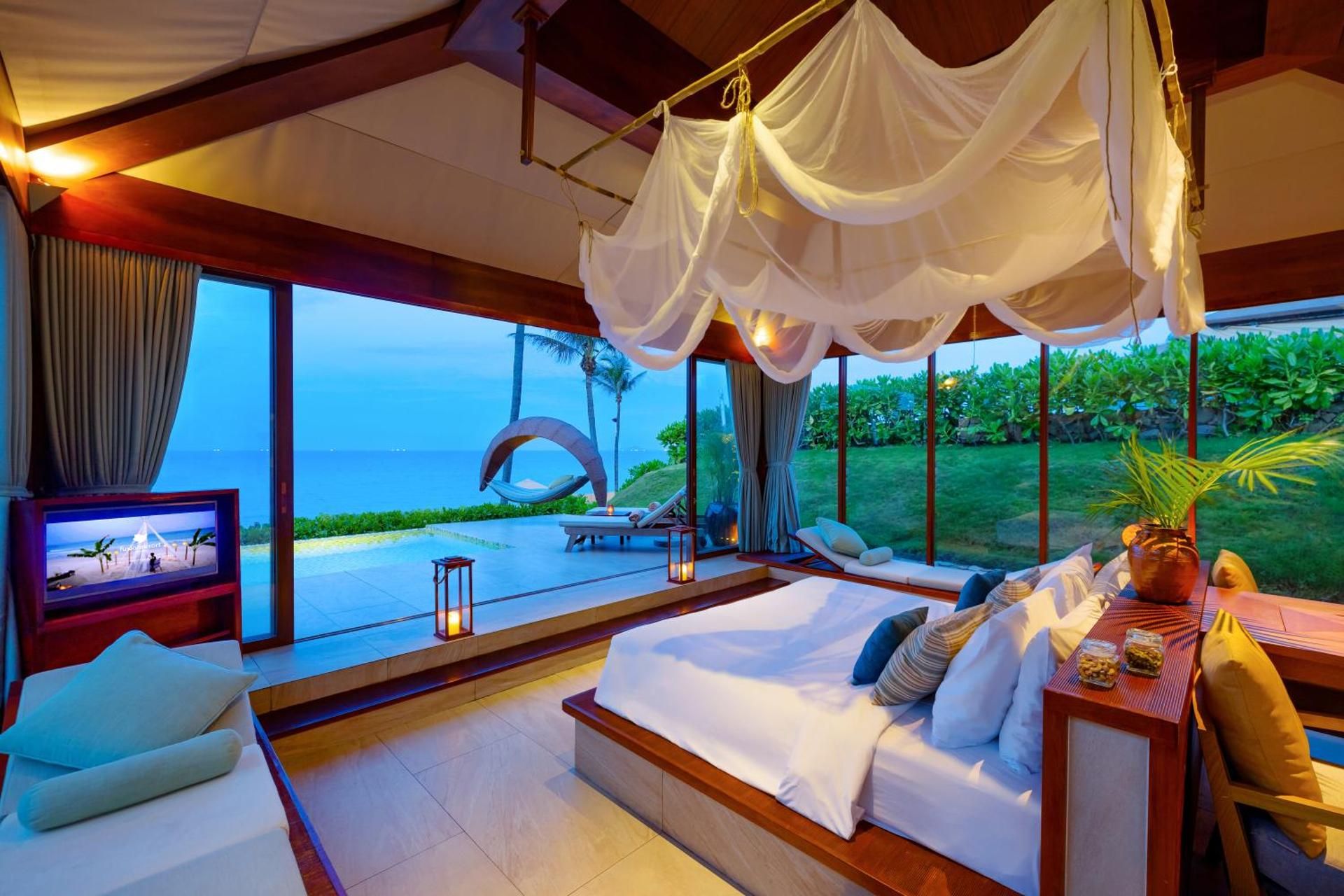 Oceanfront Villa with Private Pool - All Spa Treatment Included