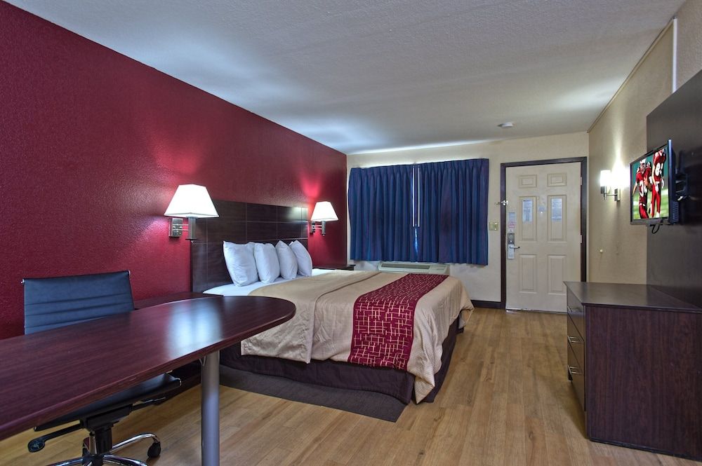 Business Room, 1 King Bed, Smoking