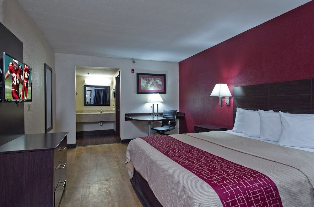 Business Room, 1 King Bed, Smoking