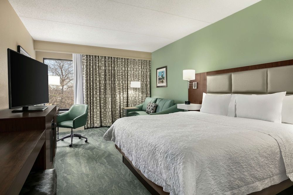 Premium Suite, 1 King Bed, Non Smoking, Jetted Tub