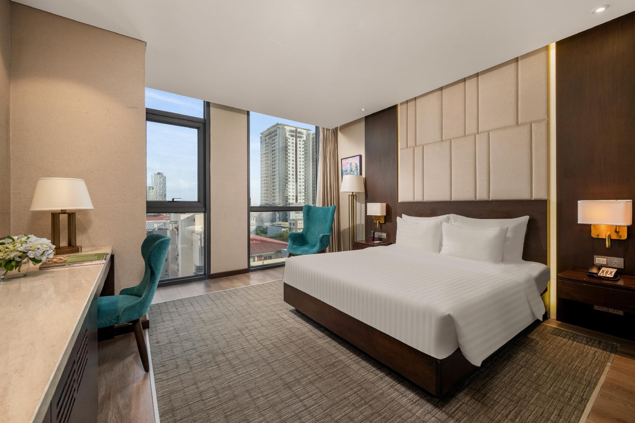 undefined New Orient Hotel Da Nang 4