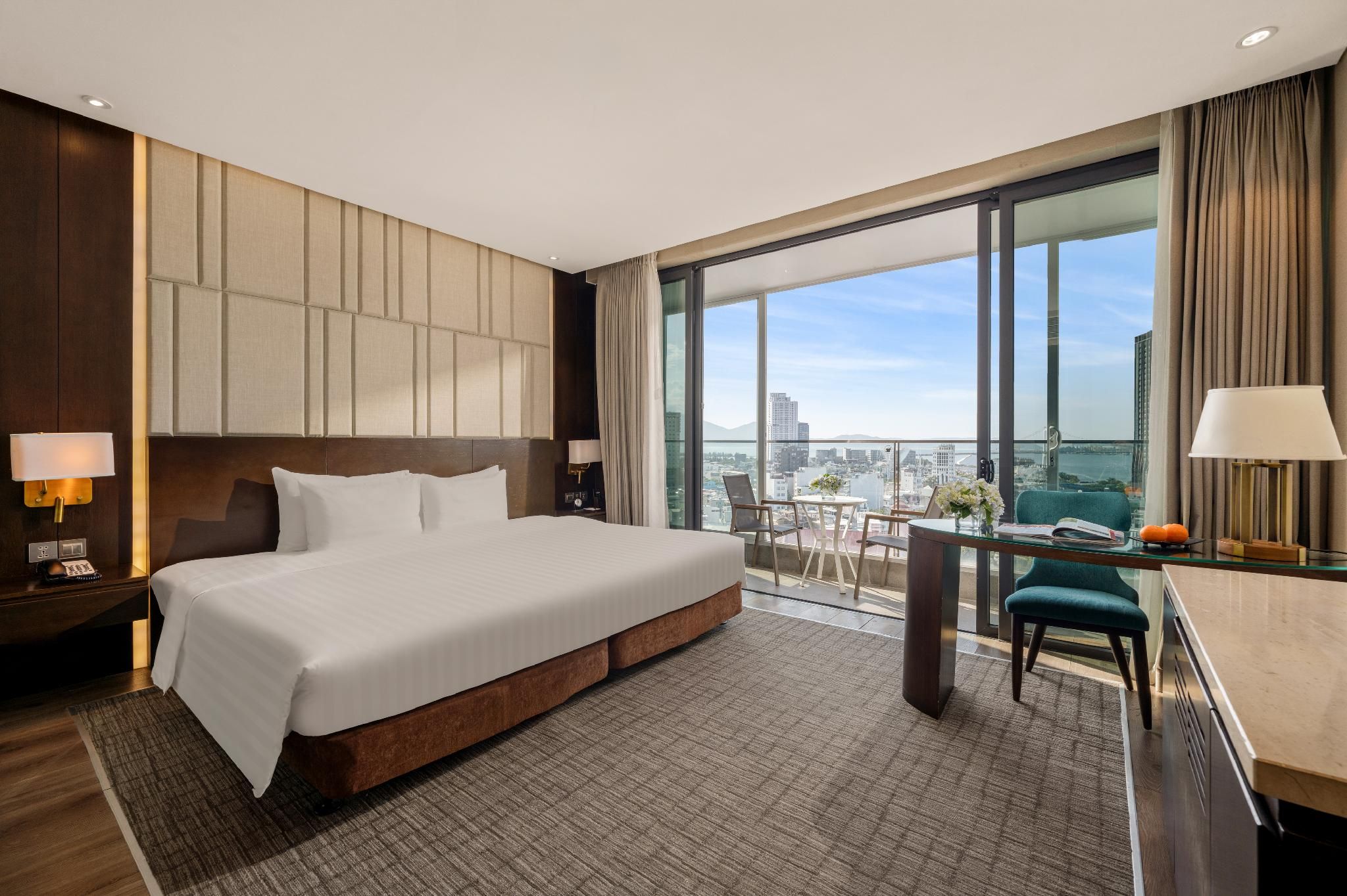 undefined New Orient Hotel Da Nang 10