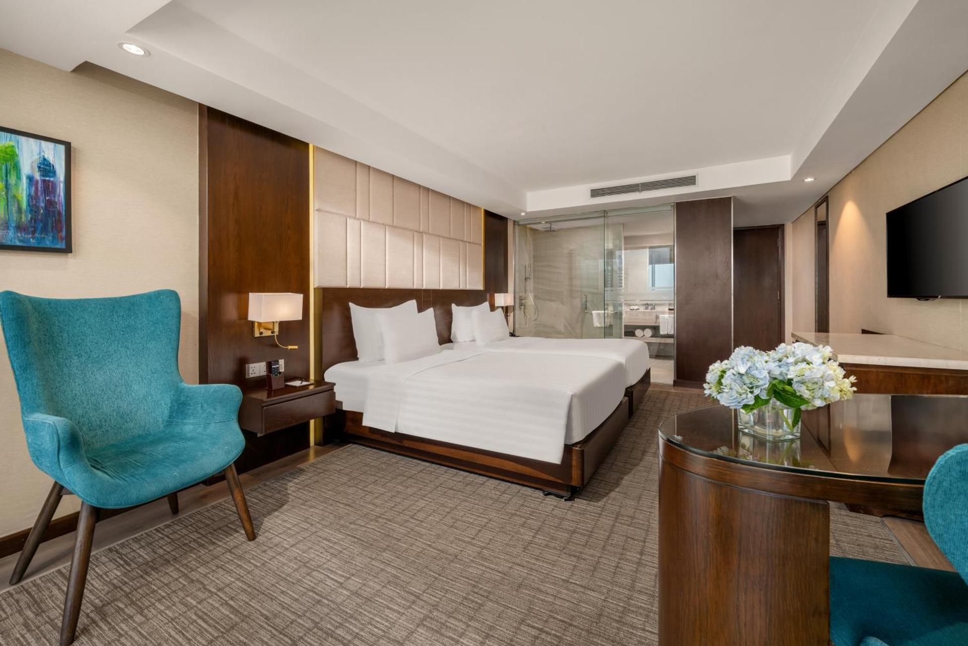 Deluxe Twin Pool View