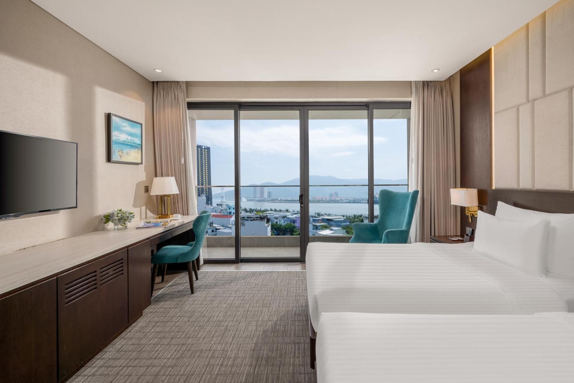 undefined New Orient Hotel Da Nang 9