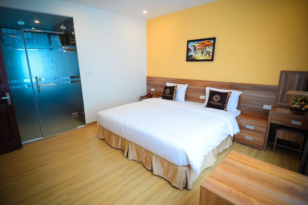 Casabella Hotels Deluxe Double City Window 4