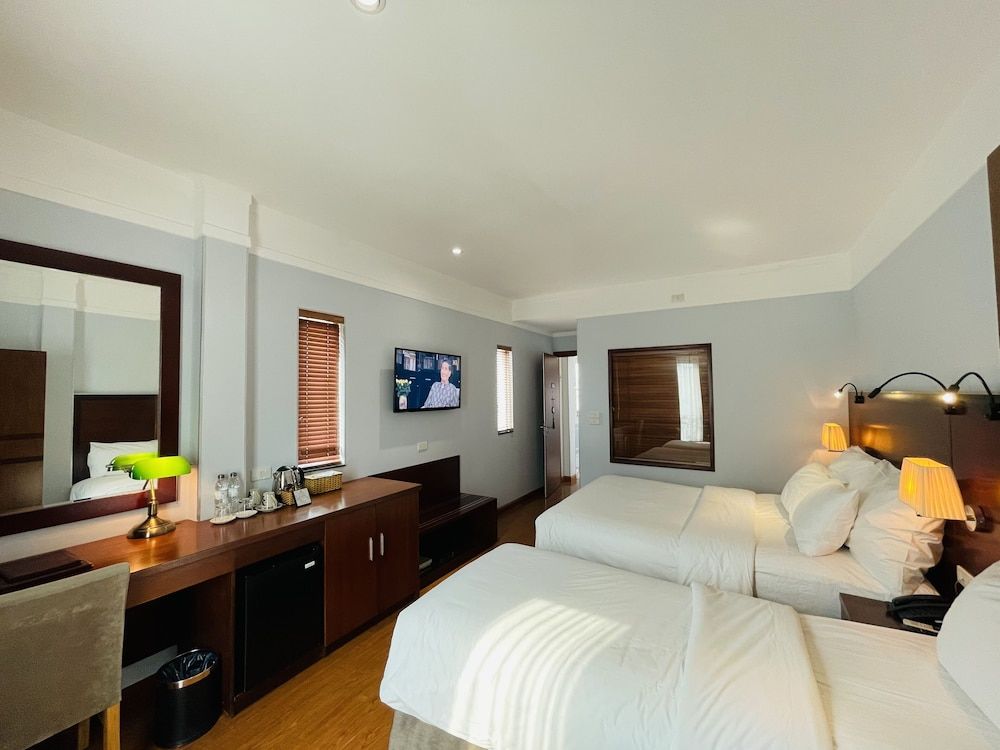 Executive Family Room