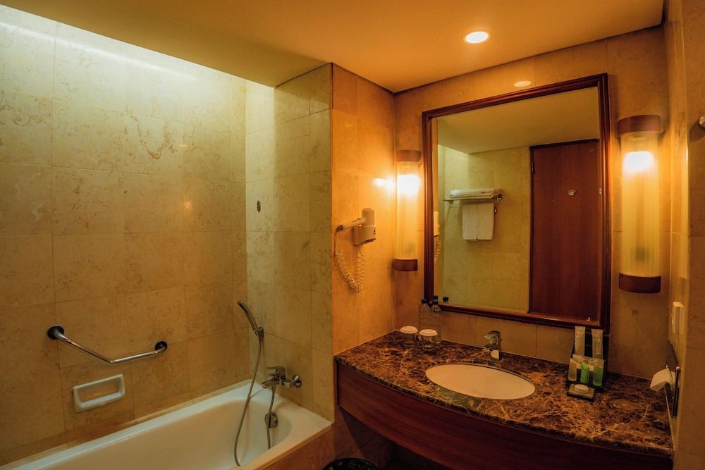 Kuta Paradiso Hotel Deluxe Room 6