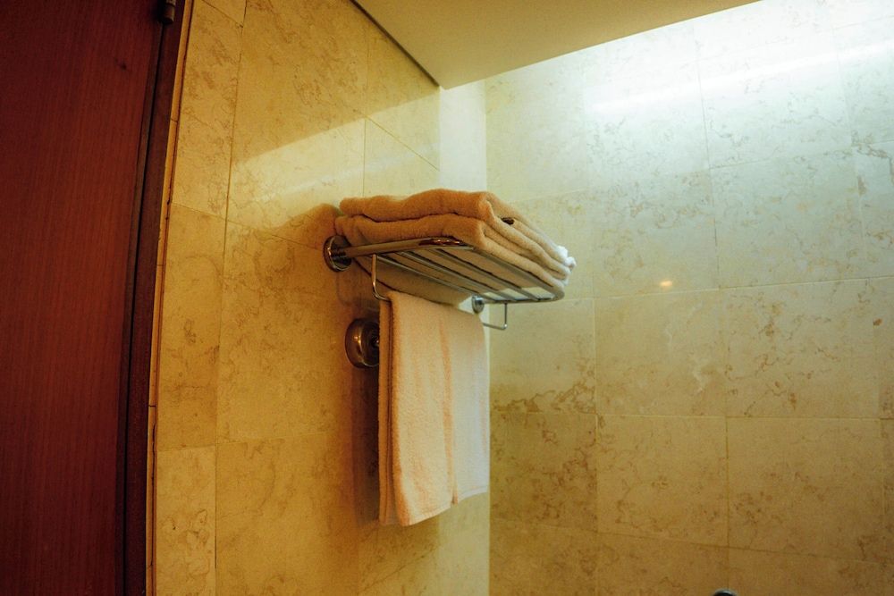 Kuta Paradiso Hotel Deluxe Room 9