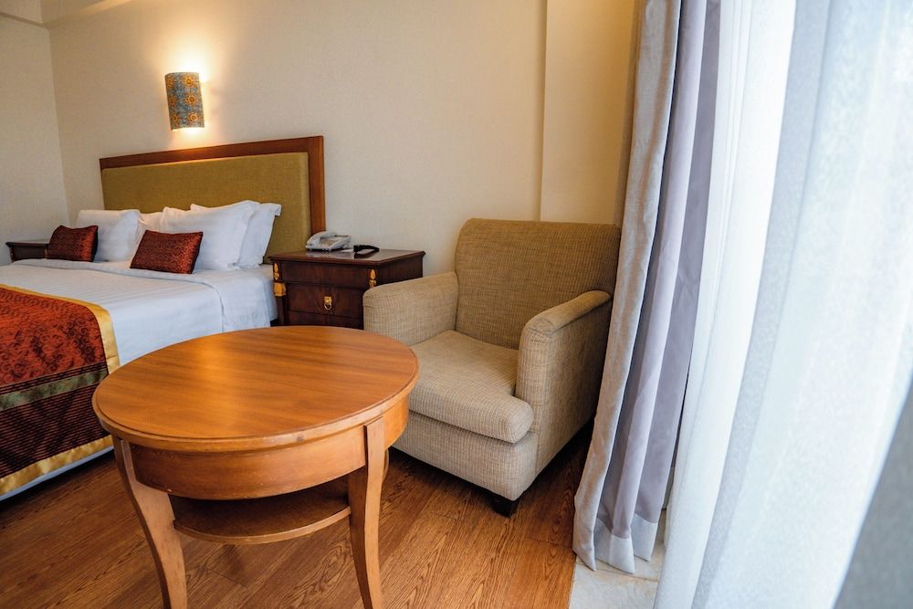 Kuta Paradiso Hotel Deluxe Room 2