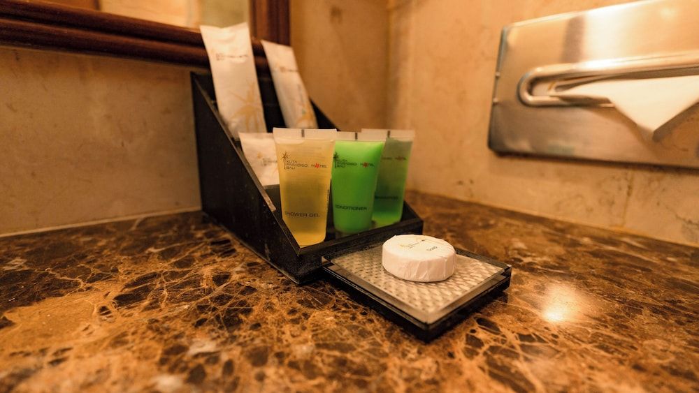 Kuta Paradiso Hotel Deluxe Room 9