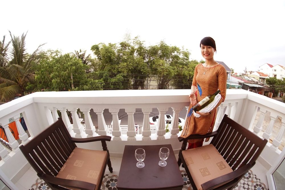 undefined Golden Bell Backpacker Hotel & Pool Bar 10