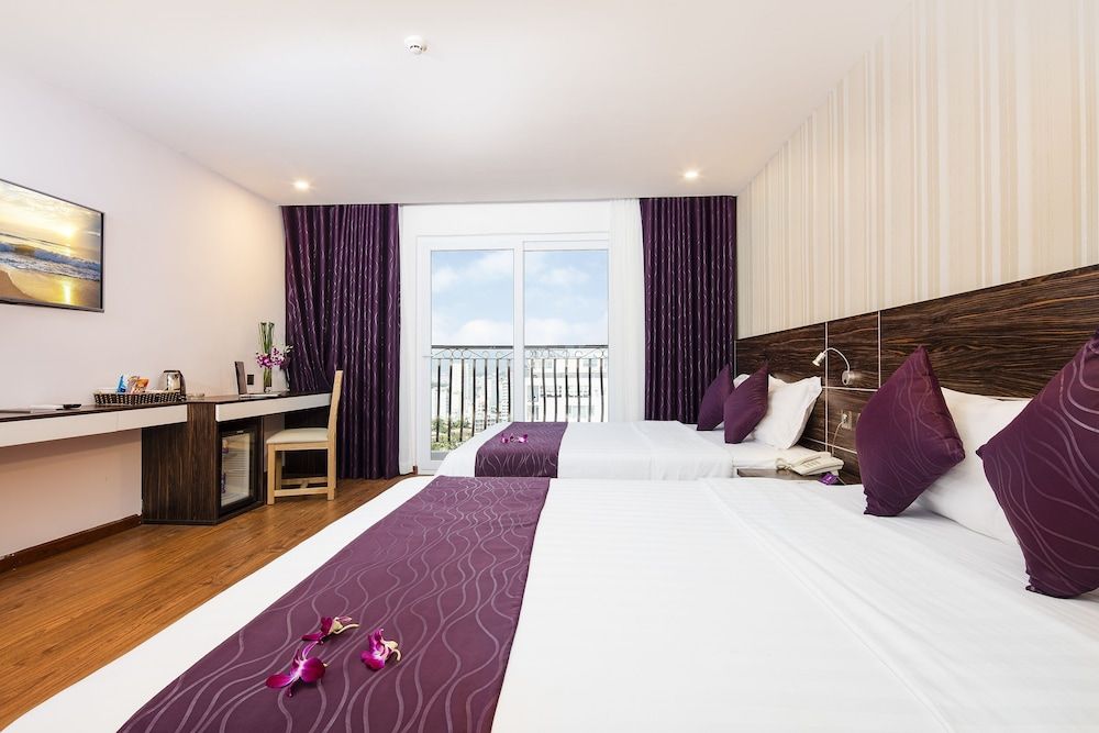 Family Room, Balcony, City View