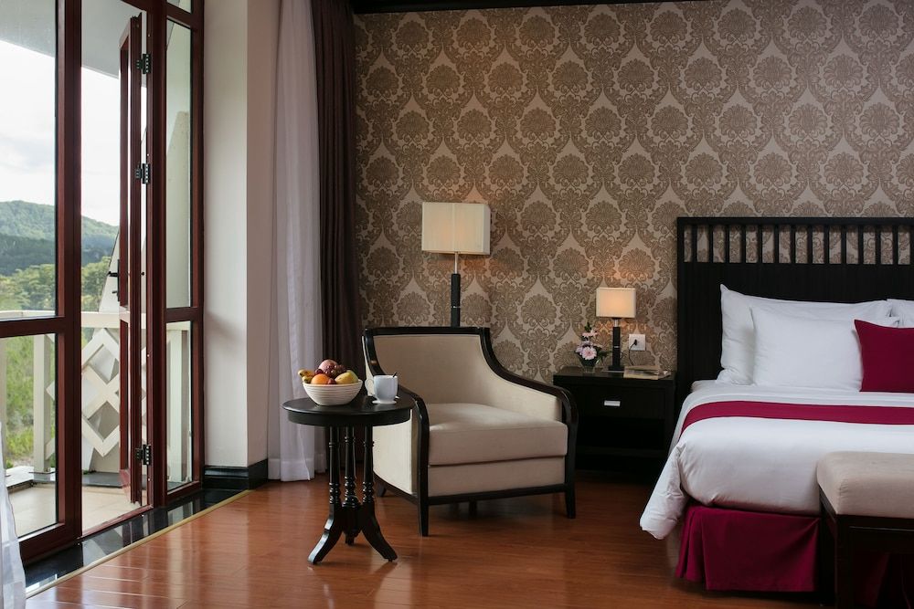 King Suite Mountain View