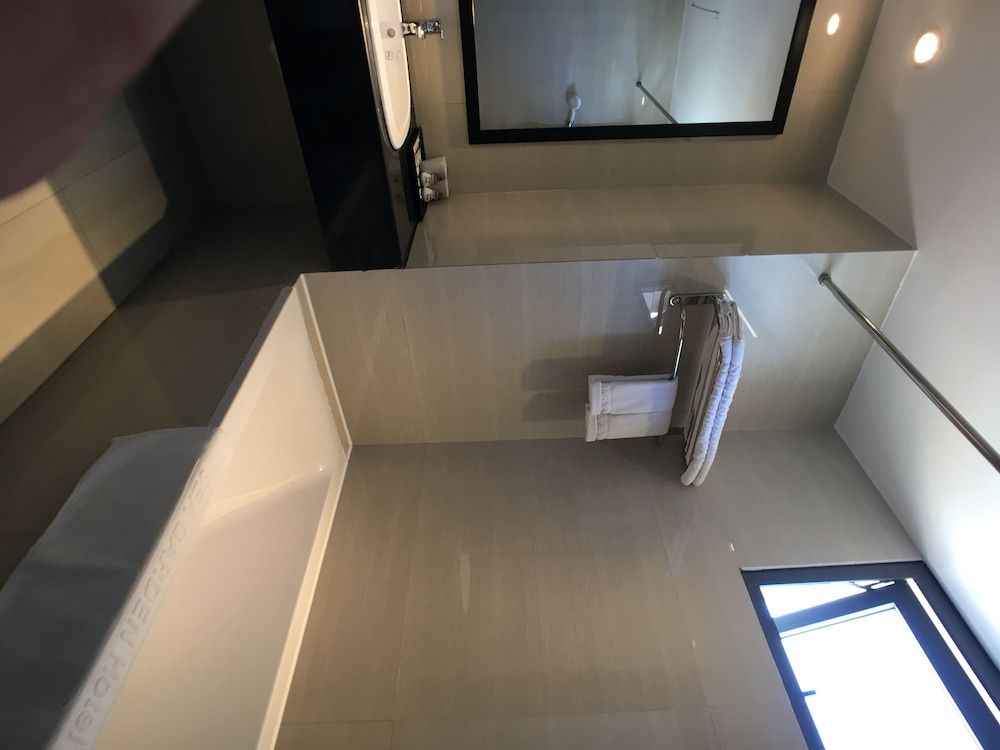 Sea Garden Hotel Deluxe Room 3