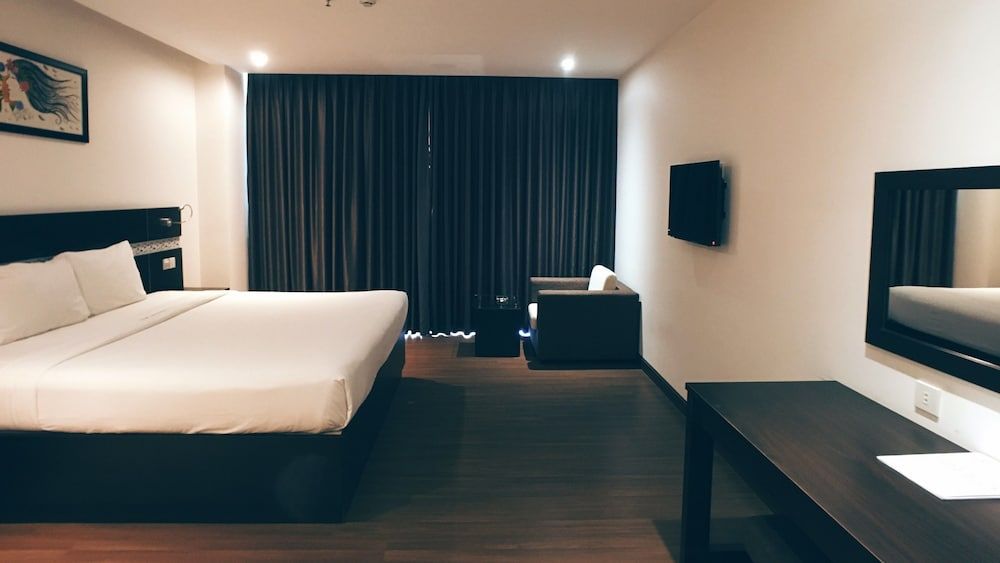 Sea Garden Hotel Deluxe Room 2