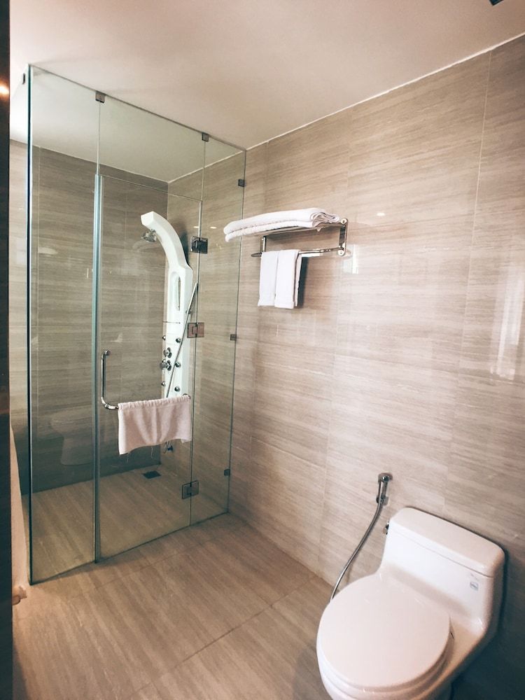 Sea Garden Hotel Deluxe Room 5