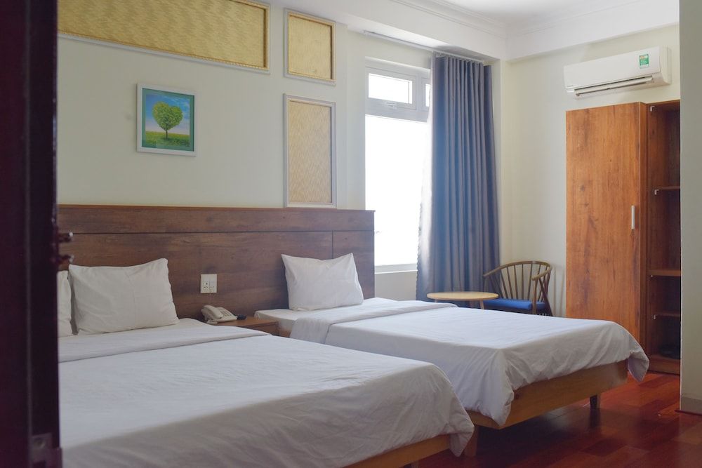 Ly Ky Hotel Panoramic Triple Room 5