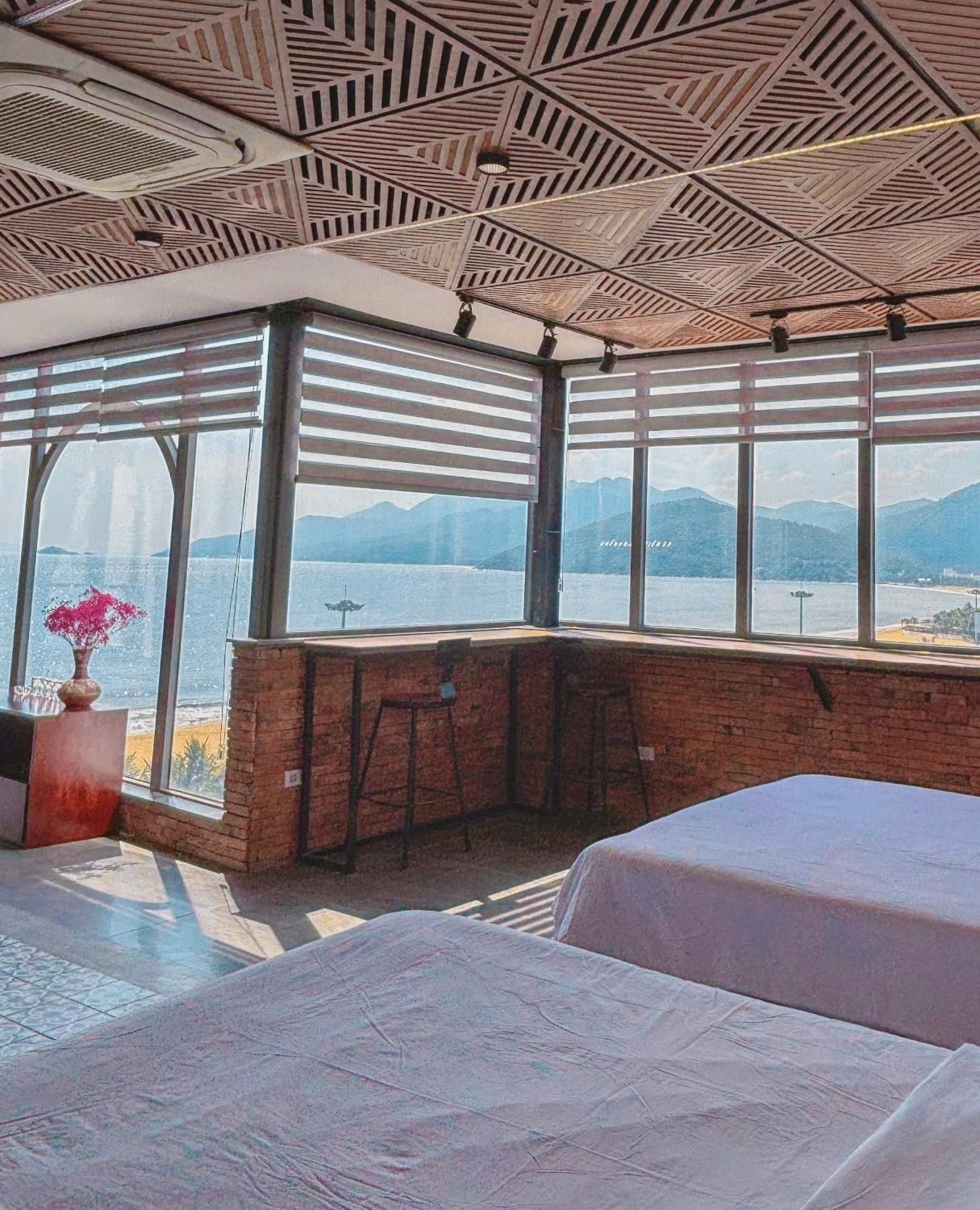 Family Room with Sea View